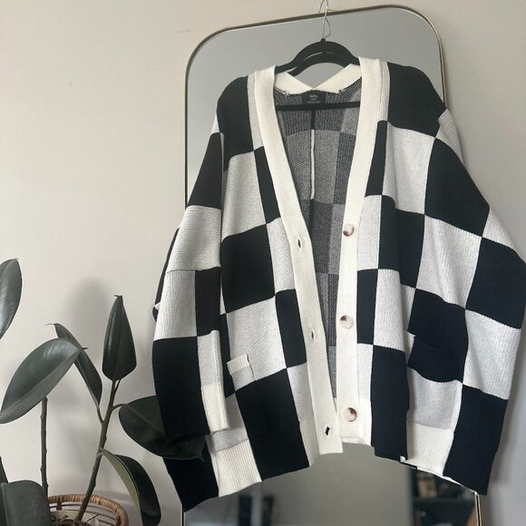 Dressed in Lala - Love You Oversized Checkerboard Cardigan - L/XL - Blk/Wht - Picture 6 of 7